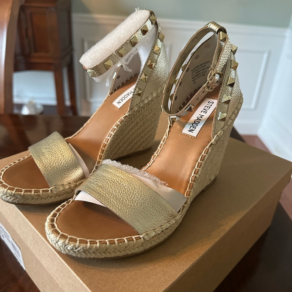 Sold out Steve Madden Gold Stuf McKenna wedge.